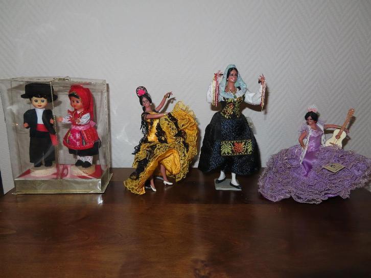 Poupées folkloriques (belges & étrangères) & éventail, Collections, Poupées, Utilisé, Poupée, Enlèvement ou Envoi