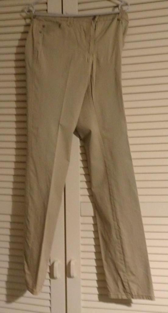 Beige Brax broek, Kleding | Dames, Spijkerbroeken en Jeans, Gedragen, Overige kleuren, Ophalen of Verzenden