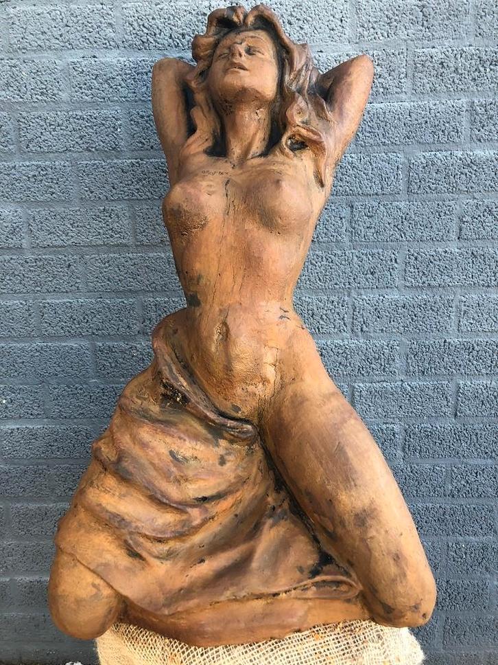 Une magnifique statue de femme en fonte, Antiquités & Art, Art | Sculptures & Bois, Enlèvement ou Envoi