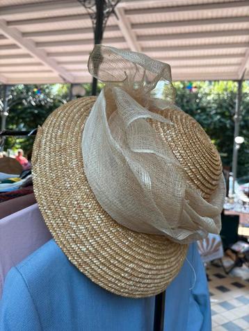 Chapeau paille chic fzmme beschikbaar voor biedingen