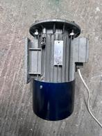 Elektromotor 220v, Doe-het-zelf en Bouw, Motoren, Ophalen, Elektromotor