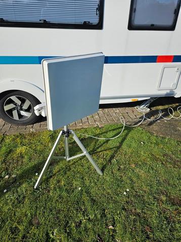 Travelvision R7-Flat automatische satellietschotel (ZGAN!) beschikbaar voor biedingen