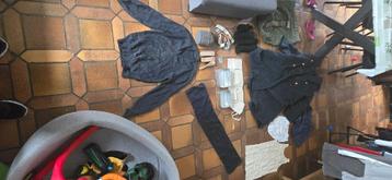 Uniforme militaire complet + 2 bérets  beschikbaar voor biedingen