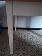 Table chêne et blanc avec quatre chaises, Ophalen, Zo goed als nieuw