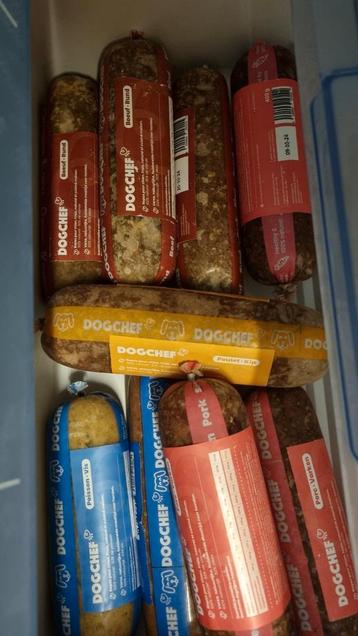 Hondenkok, vers voedsel, kip, rundvlees, varkensvlees, voor  beschikbaar voor biedingen
