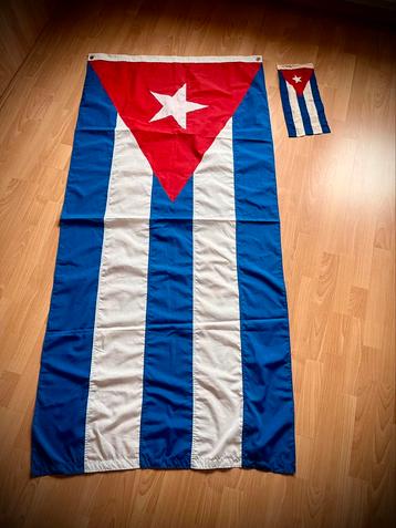 Cubaanse vlag - 84 x 184 + gratis vlagje