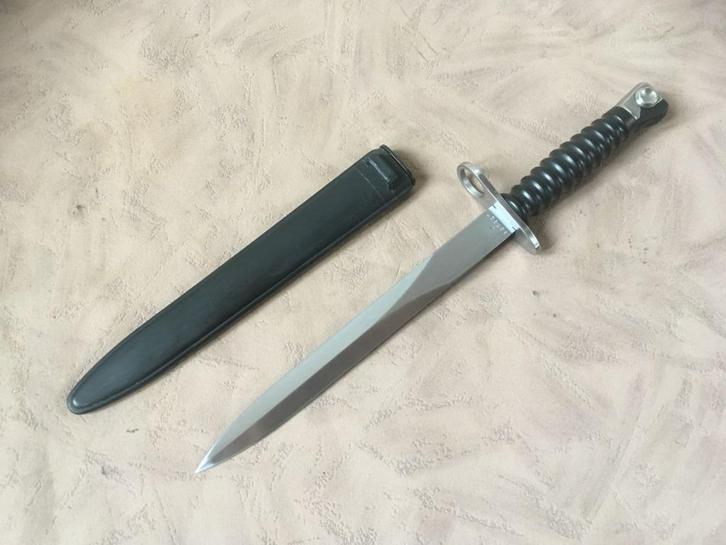 Arsenaal Nieuw Zwitserse Stgw 57 bajonet - Sturmgewehr 57, Verzamelen, Militaria | Algemeen, Landmacht, Mes of Dolk, Ophalen of Verzenden