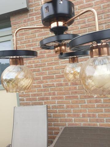 Lampen  beschikbaar voor biedingen