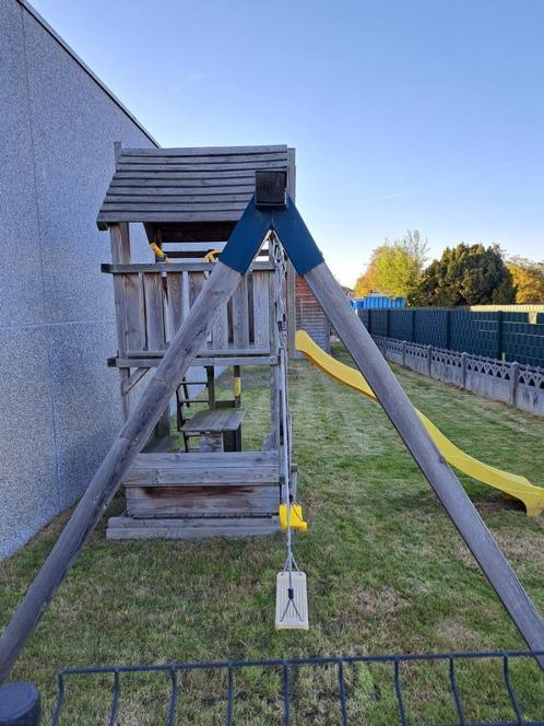 Mooi speelhuis met glijbaan en 2 schommels, Enfants & Bébés, Jouets | Extérieur | Aires de jeux, Comme neuf, Toboggan, Balançoire