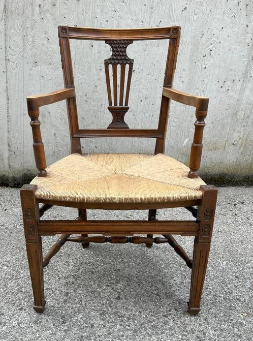 antieken stoel met armleuning en rieten zitting, Antiek en Kunst, Antiek | Meubels | Stoelen en Sofa's, Ophalen