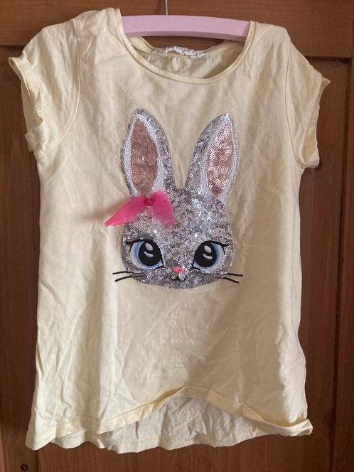 Zacht geel t-shirt konijn / bunny / Pasen 122/128, Enfants & Bébés, Vêtements enfant | Taille 122, Comme neuf, Enlèvement ou Envoi