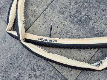 Challenge team edition tubes beschikbaar voor biedingen