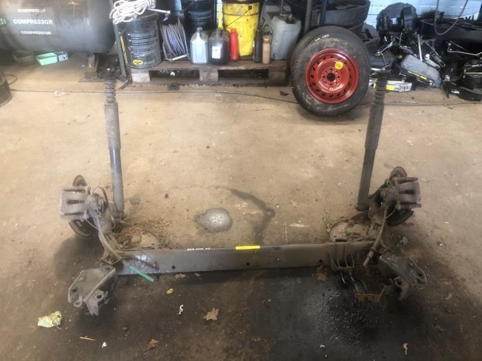 Achteras voorwielaandrijving van een Renault Clio, Auto-onderdelen, Remmen en Aandrijving, Renault, Gebruikt, 3 maanden garantie