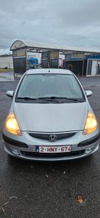 Une excellente voiture automatique., Autos, Argent ou Gris, Achat, 5 portes, Particulier