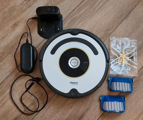 iRobot Roomba 620 + accessoires + Virtual wall!, Electroménager, Aspirateurs, Utilisé, Aspirateur, Enlèvement ou Envoi