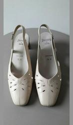 Lederen damesschoenen van ara maat 40,5., Schoenen met lage hakken, Beige, Ophalen of Verzenden, Zo goed als nieuw