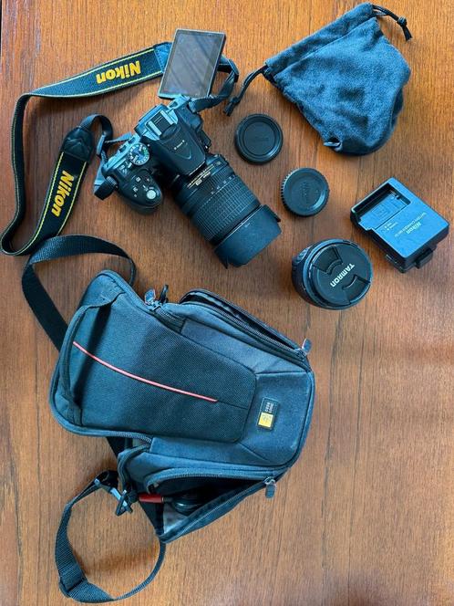 Nikkon D5300 DSLR + 2 Lenses (18-105mm & 18-200mm), Audio, Tv en Foto, Foto | Lenzen en Objectieven, Zo goed als nieuw, Accessoires