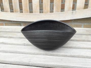 cachepot ovaal beschikbaar voor biedingen