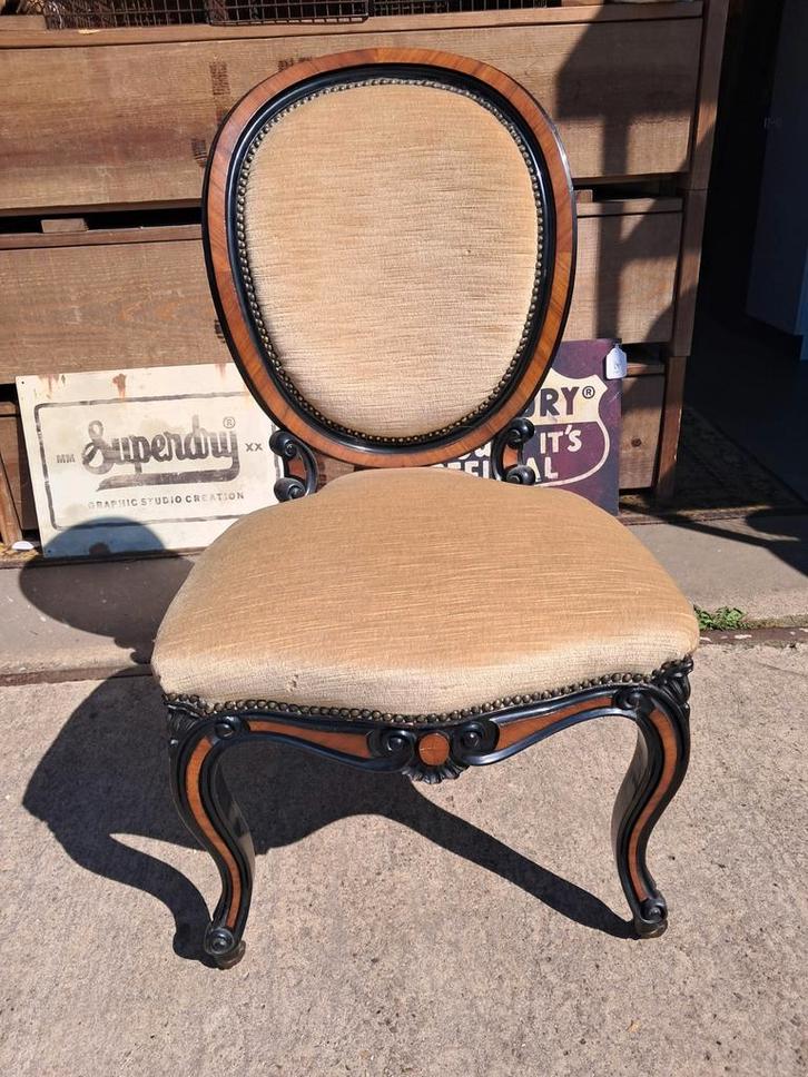 Mooie vintage stoel – 4 stuks beschikbaar, Huis en Inrichting, Tafels | Kaptafels, Gebruikt, Ophalen