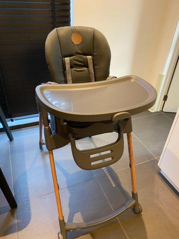 Eetstoel Maxi Cosi complete set met zitverkleiner. beschikbaar voor biedingen