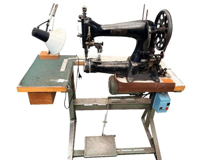 Machine à coudre industrielle ancienne Ritter, Hobby & Loisirs créatifs, Machines à coudre & Accessoires, Utilisé, Machine à coudre