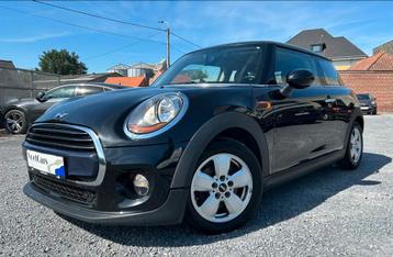 Mini Cooper 1.5 BENZINE / Sportzetels / Airco beschikbaar voor biedingen