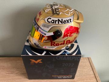 Max Verstappen 1:2 helm World Champion 2022 Red Bull RB18 beschikbaar voor biedingen