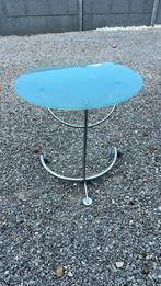 Bijzettafel op wielletjes, Huis en Inrichting, Tafels | Bijzettafels, Minder dan 55 cm, Gebruikt, Glas, Ronde vorm met 1 rechte kant. Breed 58