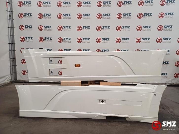 Occ set side skirts L/R DAF, Auto-onderdelen, Vrachtwagen-onderdelen, DAF, Ophanging en Onderstel, Gebruikt