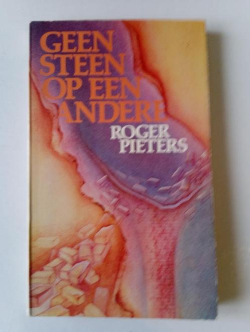 Geen steen op een andere - Roger Pieters, Antiek en Kunst, Antiek | Klokken, Ophalen of Verzenden
