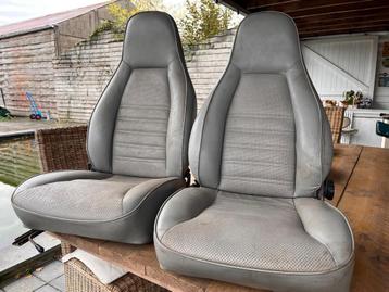 Porsche 911 stoelen beschikbaar voor biedingen