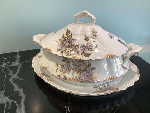 Soepterrine op presenteerschotel Art Nouveau. 192/a., Antiek en Kunst, Antiek | Servies los, Ophalen