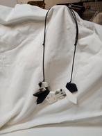 Leuke halsketting, Enlèvement