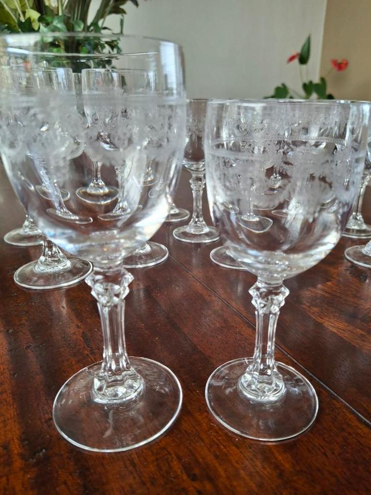 17 Prachtige klassieke kristallen wijnglazen.
Crystal D'arqu, Antiek en Kunst, Antiek | Glaswerk en Kristal, Ophalen of Verzenden