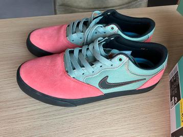 Nieuwe Nike SB Chron 2 sneakers unisex - pink green maat 42 beschikbaar voor biedingen