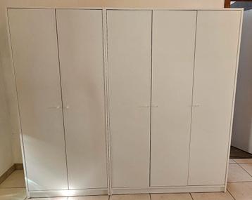 2 IKEA KLEPPSTAD-kledingkasten 