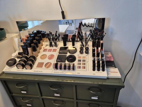 Make-up display Mii, Handtassen en Accessoires, Uiterlijk | Cosmetica en Make-up, Make-up, Ophalen