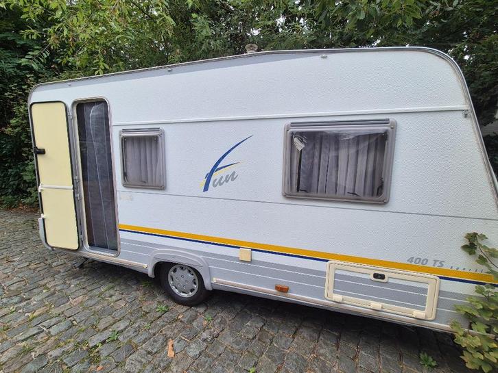 Burstner caravan - 2001 met voortent, Caravans en Kamperen, Caravans, Particulier, tot en met 4, 750 - 1000 kg, Treinzit, Bürstner