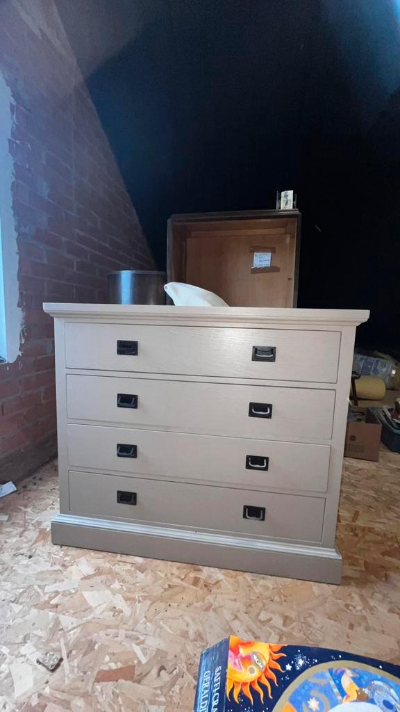 Beige houten commode van Odrada, Huis en Inrichting, Kasten | Ladekasten, Gebruikt, 3 of 4 laden, Ophalen