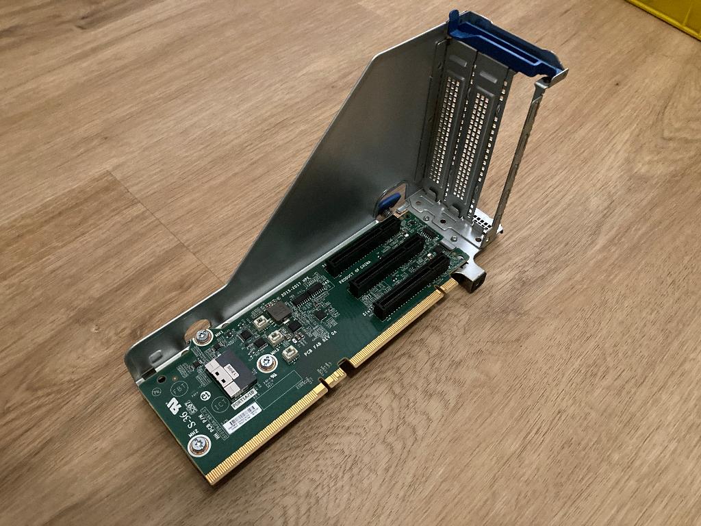 HPE Riser voor DL380 DL560 3x x8 Gen 10 875086-001, Computers en Software, Servers, Ophalen of Verzenden, Nieuw