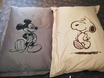 Als nieuw Hondenkussen of zitzakken Mickey mouse en snoopy K, Huis en Inrichting, Zitzakken, Ophalen, Zo goed als nieuw
