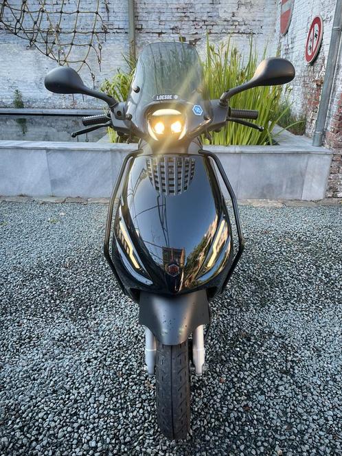 Zeer nette piaggio zip iget, Fietsen en Brommers, Scooters | Piaggio, Zo goed als nieuw, Zip, Klasse B (45 km/u), Benzine, Ophalen