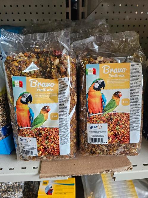 NOUVEAU - Bravo Fruit Mix grossièrement 1 kg (préemballé) Bi, Animaux & Accessoires, Oiseaux | Accessoires, Neuf, Enlèvement ou Envoi