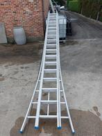 Ladder aluminium 3 x 18 treden. Max.Hoogte ongeveer 11.50m., Ophalen, Zo goed als nieuw, Ladder