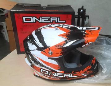 Cross helm nieuwe in doos  beschikbaar voor biedingen
