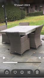 Betonnen tuintafel vierkant met betonnen onderstel, Ophalen, Gebruikt