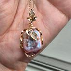 Pendentif en perles d'eau douce avec chaîne, Autres couleurs, Autres représentations, Comme neuf, Autres matériaux