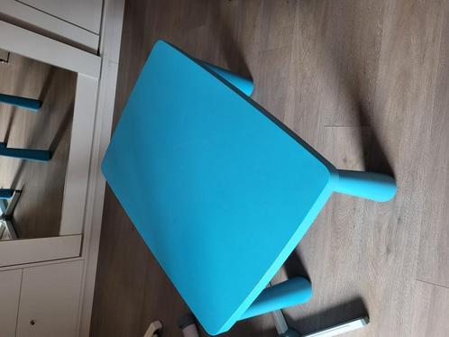 Table et 2 tabourets pour enfants IKEA ., Kinderen en Baby's, Kinderkamer | Tafels en Stoelen, Gebruikt, Tafel(s) en Stoel(en)