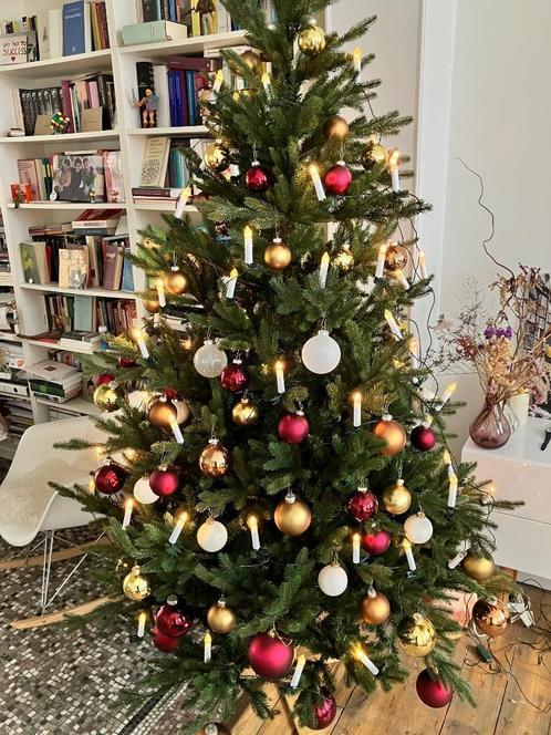 Prachtige kerstboom merk: Our Nordic Christmas! (213cm), Diversen, Kerst, Zo goed als nieuw, Ophalen