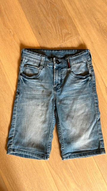 Short en jean taille 12 de la marque Retour. État neuf